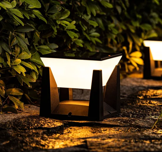 Hot Selling Landscape Fence Waterproof IP65 Outdoor Post Lighting Garden LED Gate Pathway Yard Pillar Light LED Solar Light 